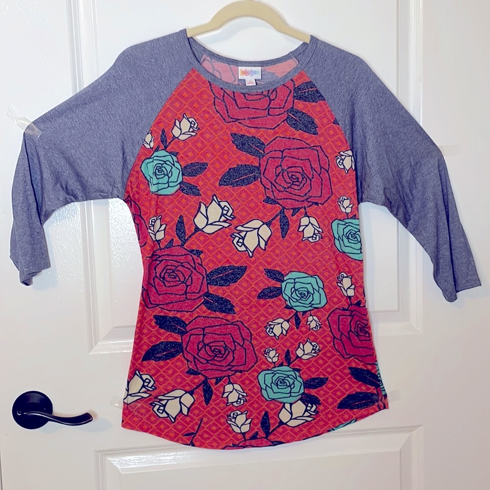 LuLaRoe Randy baseball T-shirt, size S. EUC. Super soft